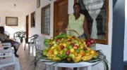 Edna's Obststand auf La Digue Seychellen