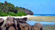 Anse Grosse Roche, La Digue, Seychellen
