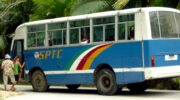 Praslin Island, Seychellen, Busfahren, Riding the local bus