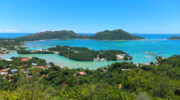 Praslin Island, Seychellen, Baie Ste Anne von oben