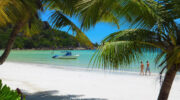 Praslin Island, Seychellen, Cote d'Or, Anse Volbert Beach