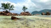 Praslin Island, Seychellen, Smoon Island, Home of the famous Dolphinrock