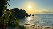 Praslin Island, Seychellen, Südost-Küste, Sonnenuntergang beim Les Rochers Restaurant