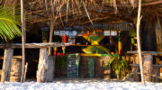 Strandbar Anse Source d'Argent La Digue Seychellen