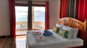 MT Seaside Apartments, La Digue, Seychellen, Bett