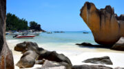 Bootsausflug zu den Riesenschildkröten auf Curieuse Island, Seychellen, Baie Laraie