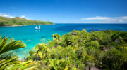 Silhouette Cruises, Kreuzfahrt auf den Seychellen, Sea Bird vor Curieuse Island